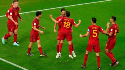 Jugadores de la selección español celebran el gol de Marco Asensio ante Costa Rica en el Grupo E del Mundial de Catar. FOTO: Jonathan Brady