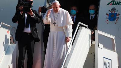 El papa, a su llegada a Irak, en marzo, su primer viaje en 15 meses debido a la pandemia. Foto: Efe