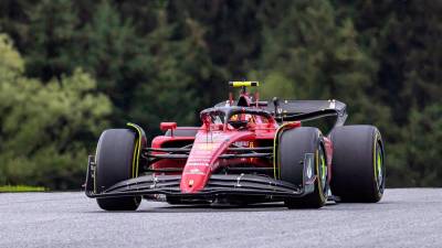 Ferrari y Mercedes asoman en casa de Verstappen