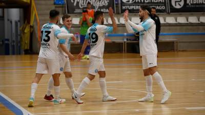 Los jugadores del Santiago Futsal celebran un gol ante el Ventorrillo. Foto: Antonio Hernández
