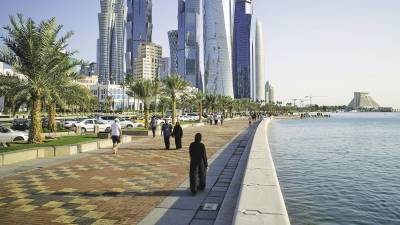 Al-Corniche, el ultramoderno paseo marítimo de la capital de Qatar, Doha, y su mayor icono