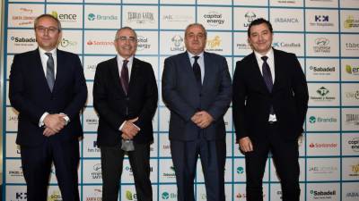 De izquierda a derecha: Ignacio Rodríguez, Manuel Prol, Juan Candamo y David Martís en representación del Banco Sabadell, acudieron a los Premios Gallegos del Año
