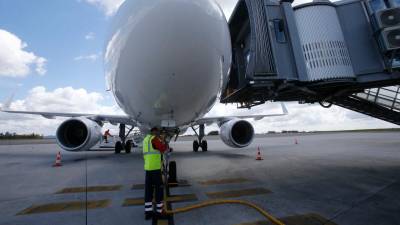 Las operaciones cayeron un 96,3 % en abril en el aeropuerto de Lavacolla. Foto: F. Blanco