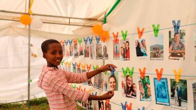 Más de 23.000 menores vulnerables escogen padrinos y madrinas en todo el mundo con la campaña ‘Elegido’ de World Vision