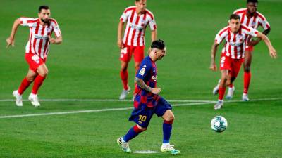HISTÓRICO Leo Messi transformó ‘a lo Panenka’ contra Jan Oblak su penalti. Foto: Efe 