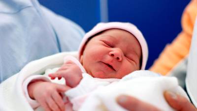 marina. La segunda bebé del año nació en el hospital de Ferrol. Foto: Kiko Delgado/Efe