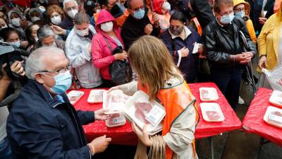 Ganaderos regalan 1.000 kilos de carne en Santiago señal de protesta