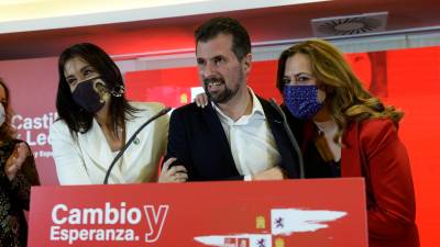 Tudanca, ayer, emocionado tras conocer el batacazo que se llevó el PSOE en las elecciones. Foto: Claudia Alba/E.P. 