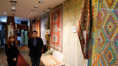 Tenemos alfombras de confección manual por tribus nómadas