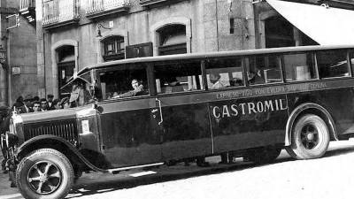 1950. Autobús expreso Vigo - Pontevedra - Santiago de Compostela, de la compañía Castromil. (Fuente, empresa Monbus).