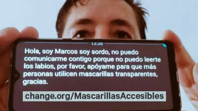 Marcos Lechet, persona sorda pidiendo la homologación de las mascarillas transparentes que permiten la lectura labial. FOTO: change.org