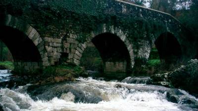 Río Furelos, en Melide. Foto: W.
