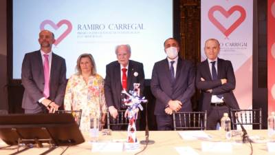 acto de entrega a Carlos Peña en la pasada edición con el II Premio Ramiro Carregal de Cardiología