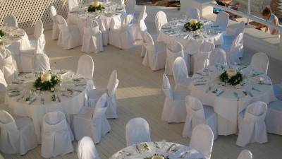 Las bodas con 100 invitados al aire libre podrán celebrarse desde el lunes en territorios que entran en fase 2