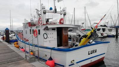 El buque oceanográfico ‘Lura’ ha puesto en operación el ‘glider’ en aguas de A Coruña. Fotos: IEO