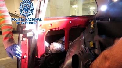droga. Automóvil intervenido en Vigo que llegó del sur de España en el que había más de 30 kilos de hachís. Foto: Policía 
