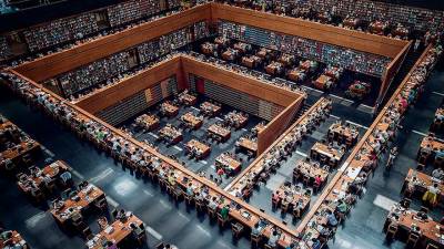 La biblioteca nacional de China. Situada en Beijing, es probablemente la biblioteca más importante del continente asiático con unos 23 millones de volúmenes. (Fuente, www.trendencias.com)