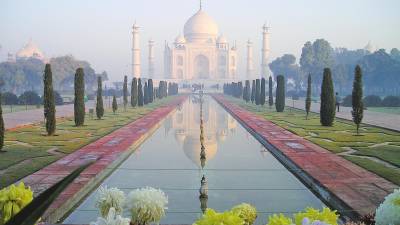 Uno de los más bellos edificios del mundo, el Taj Mahal, es el resultado de una bella y trágica historia de amor.