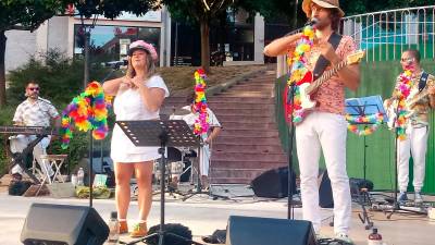 Un momento do espectáculo de música infantil ‘Danzamos no verán’, no Milladoiro Foto: C.A.