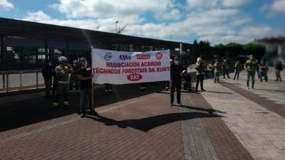 Técnicos forestales protestan ante la Xunta FOTO: EUROPA PRESS