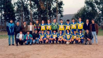 93/94 Plantilla del Dubra que logró un ascenso a Primera Regional. Foto: ECG 