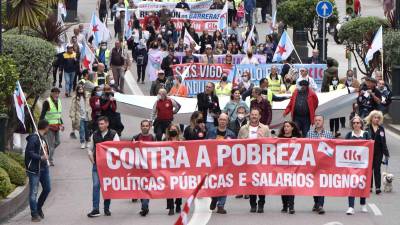 Trabajadores gallegos exigen “no pagar los platos rotos” de la crisis