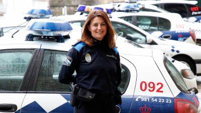 A única inspectora da Policía Local de Santiago, Diana Parente. Foto: Antonio Hernández