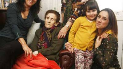 La casa de las mujeres: una misma familia reúne a cinco generaciones