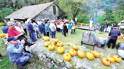 Celebración del Samaín y del magosto en la localidad de Sabucedo. Foto: Ven a Galicia