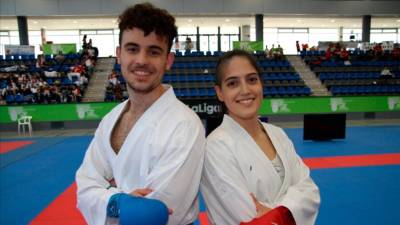Los karatekas Xavier Santos y Ruth Lorenzo. Foto: S. E. 