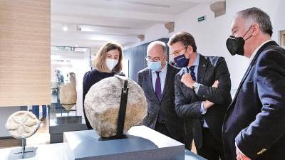 O presidente da Xunta e o alcalde de Santiago visitaron o Museo do Pobo Galego. Foto: G.