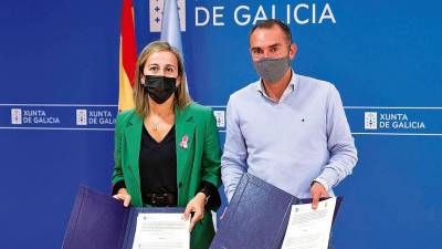 Ethel Vazquez y Antonio Fernández firmaron el convenio para ampliar la red en octubre del año 2021. Foto: X. G.