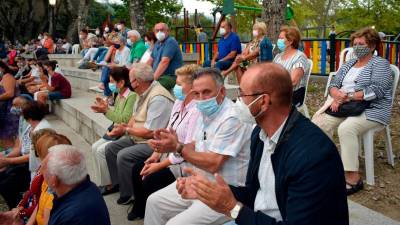 Público en la jornada dominical en el parque Irmáns Dios Mosquera
