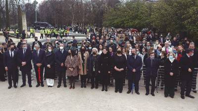 Participantes en el homenaje a las víctimas del 11M en el Parque del Retiro. Foto: Isabel Infantes/E.P.