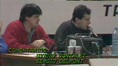PIONEROS. Sergio Delpont y Ovidio González durante una retransmisión para Televisión de Galicia en los años 80. Foto: TVG