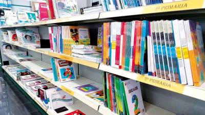 EDItorial. Librería con libros de texto de infantil y primaria a la venta para el nuevo curso 2021/2022. Foto: E.Press