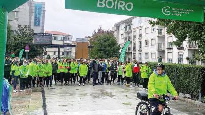 salida. Participantes en la marcha solidaria contra el cáncer, en la salida, en la Plaza de Galicia. Foto: C.B.