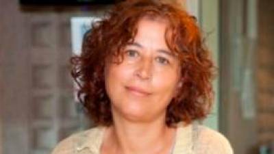Ana Romaní Blanco. Noia (A Coruña). Locutora de la Radio Galega, escritora y poeta.