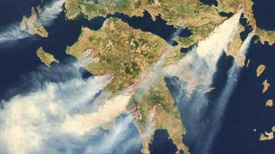 2007 Grecia. A mediados de 2007, unas 250.000 hectáreas (2.500 kilómetros cuadrados) fueron calcinadas ras una serie de aproximadamente 3.000 incendios forestales que asolaron el país, sobre todo el Peloponeso. (Fuente, www.muyinteresante.es)