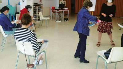 Actividades en femenino de Andaina pro Saúde Mental, con sede en Ordes. Foto: Andaina
