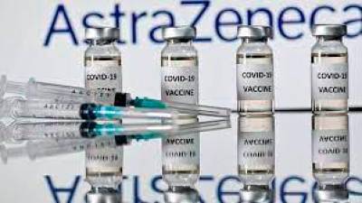 Envasado de la vacuna contra el COVID de AstraZeneca. Foto: ECG