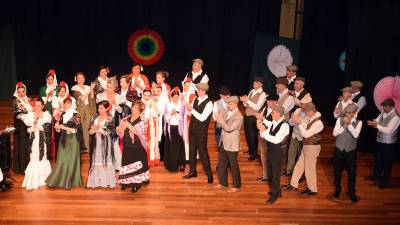 As zarzuelas máis coñecidas soaron no auditorio nas voces do Coro do Liceo de Vilagarcía
