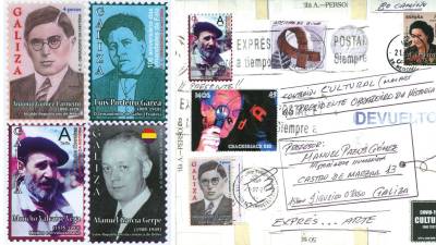 A esquerda, os catro modelos de selos editados. A dereita, unha das cartas enviadas con algúns deles. Foto: Obradoiro