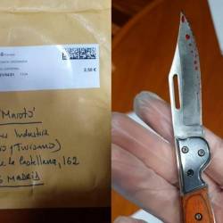 Sobre y navaja manchada de sangre enviados a la ministra Reyes Maroto. Foto: Europa Press