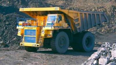 Camión realizando trabajos en una explotación minera. Foto: ICOG