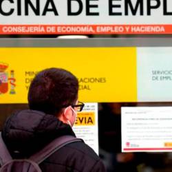 El paro baja en 74.381 personas en España, el mayor descenso para un mes de noviembre
