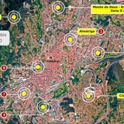 mapa de todos los puntos desde los que se lanzarán los Fuegos de este año, que no se tirarán desde la praza do Obradoiro debido a las medidas sanitarias. Foto: ECG