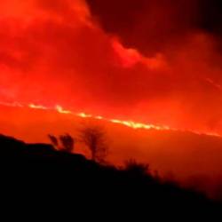 Galicia vivió una noche tropical en la que salió a pasear el fantasma de los incendios forestales