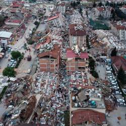 Imagen aérea de los efectos de los terremotos que golpearon la frontera turco-siria en la ciudad de Hatay, Turquía - Foto: E.P.