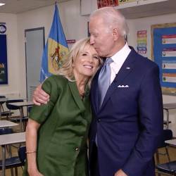 Milwaukee (United States), 19/08/2020.- Captura de pantalla de Joe Biden y su esposa durante la segunda noche de la Convención Nacional Democráta, en la que fue cofirmado como candidato a la presidencia de EE.UU. EFE/EPA/DNCC